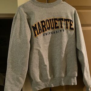 Marquette crewneck